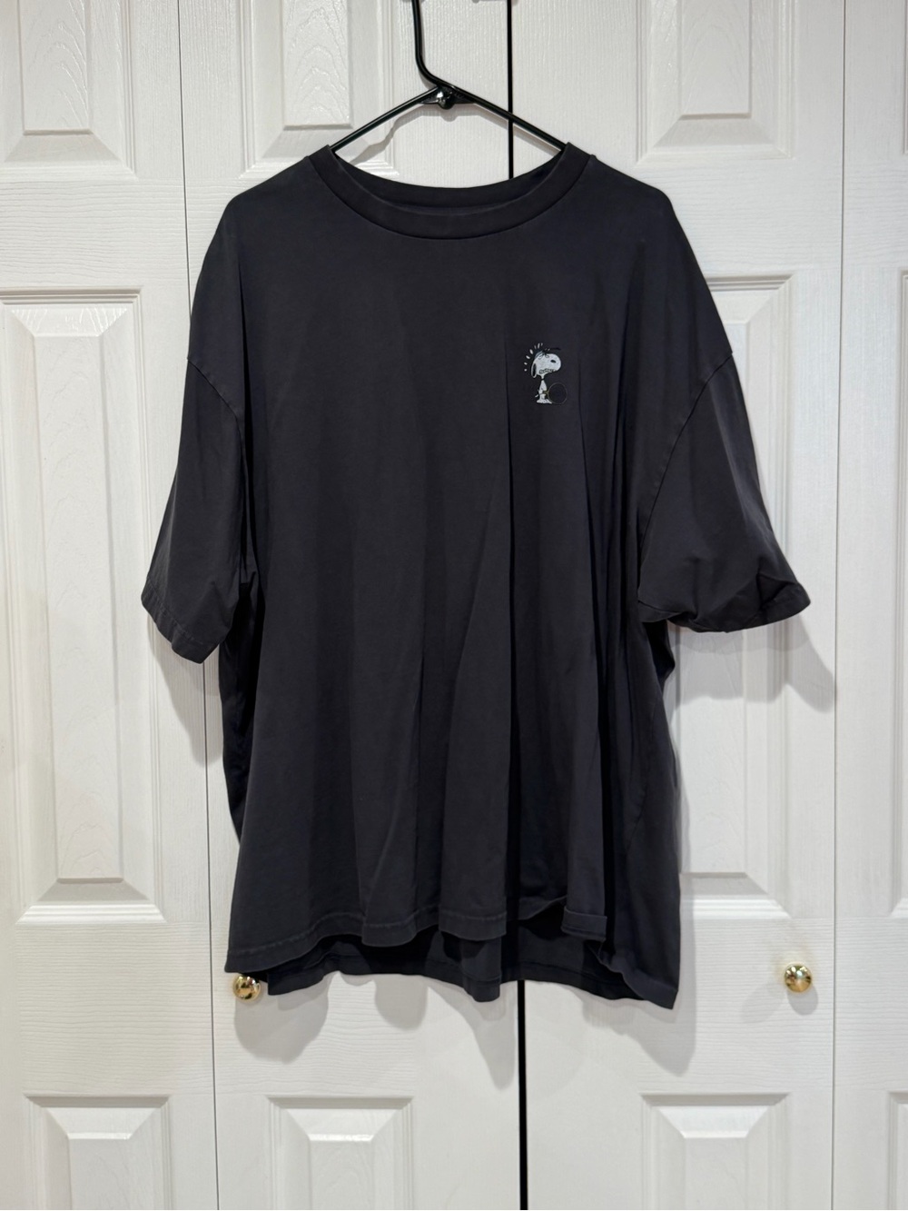American Eagle Outfitters Black Short Sleeve Tee with Small Snoopy Graphic